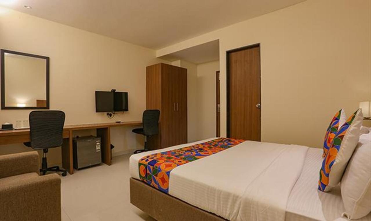 Fabhotel Royal International - Nr Mumbai International Airport Екстер'єр фото